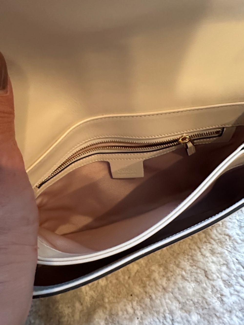 Gucci Arli Leather Crossbody with Gold Double G - Picture 7 of 7